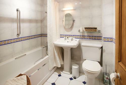Cygnet Apartment