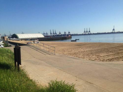 Lighthouse View 2 Bed Duplex Penthouse Apartment