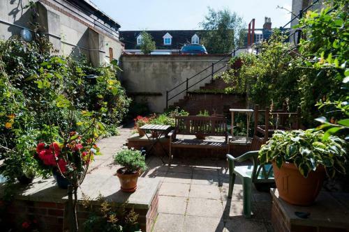 Admirals Harbour View 2-bed Apartment In Harwich