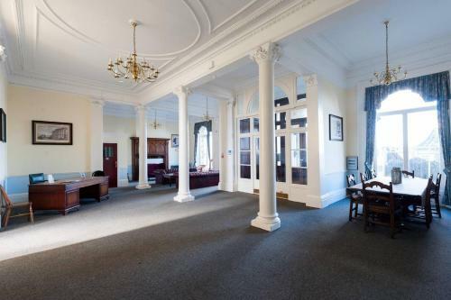 Admirals Harbour View 2-bed Apartment In Harwich