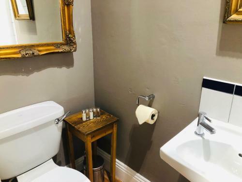 Bed & Breakfast No 11 Bistro & Rooms