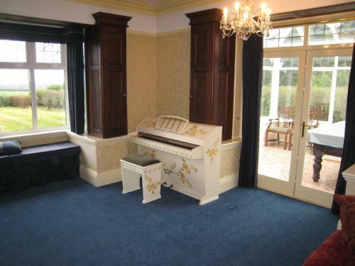 Ashleigh House