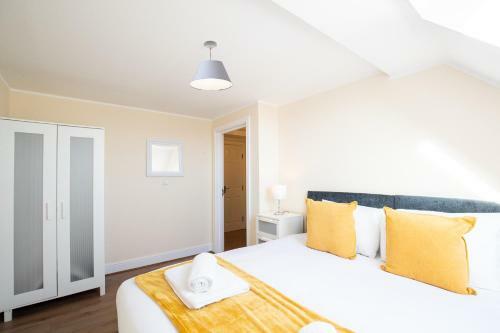 Velvet 2-bedroom Apartment, Clockhouse, Hoddesdon