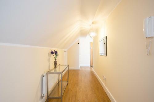 Velvet 2-bedroom Apartment, Clockhouse, Hoddesdon