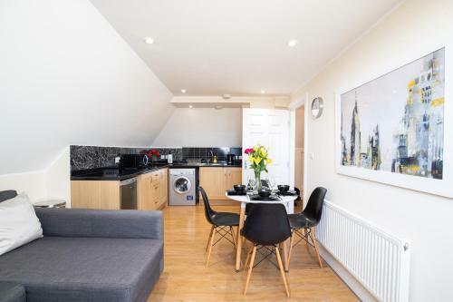 Velvet 2-bedroom Apartment, Clockhouse, Hoddesdon