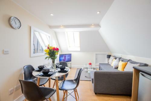 Velvet 2-bedroom Apartment, Clockhouse, Hoddesdon