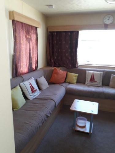Immaculate 3-bedroom Caravan On Combe Haven