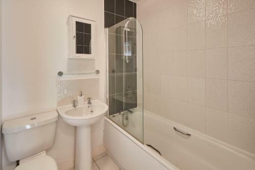 57 Woodland View