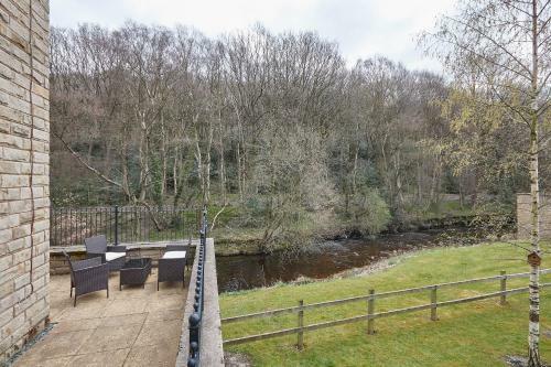 57 Woodland View