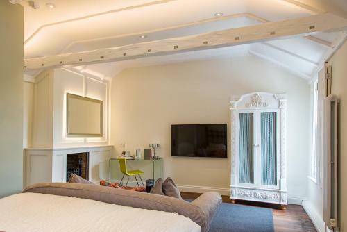 The Bell Inn Hotel
