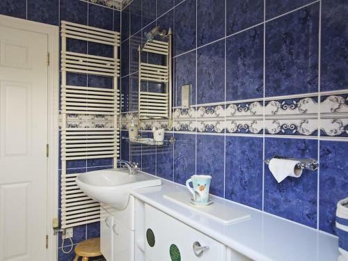 12 Thurlestone Rock