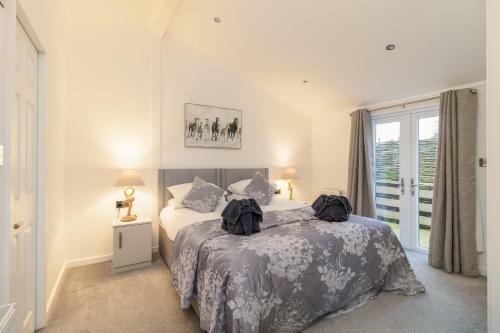 Lodge Wolds Away