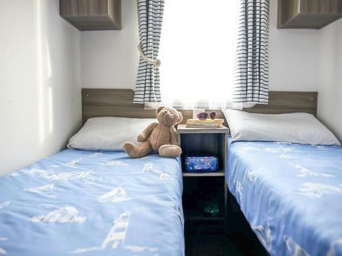 Holiday Home Thorpe Park-4