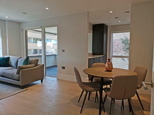Heathrow North Apartments By Charles Hope