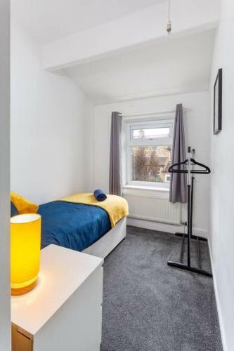 Charming 2-bed House In Huddersfield