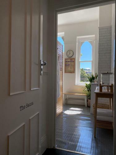 Hostal The Devonian