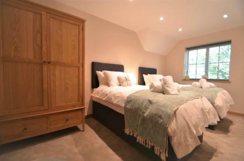 2 Ladymead Mews