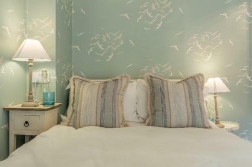 No33 Seagull Cottage