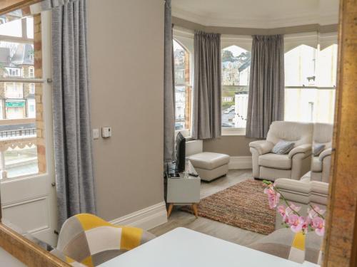 6 Belgrave Apartments