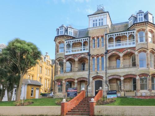 6 Belgrave Apartments