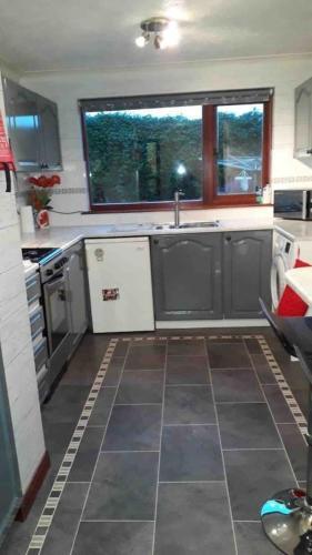 Inviting 3-bed House In Inverness
