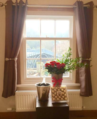 Hostal Bridge View Guest House