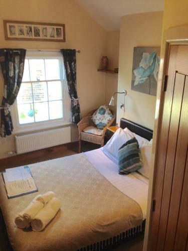 Hostal Bridge View Guest House