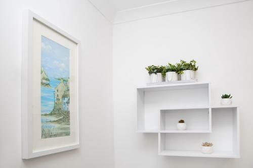 Hostal Marina View Guest House