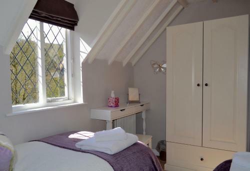 Riverbank Cottage
