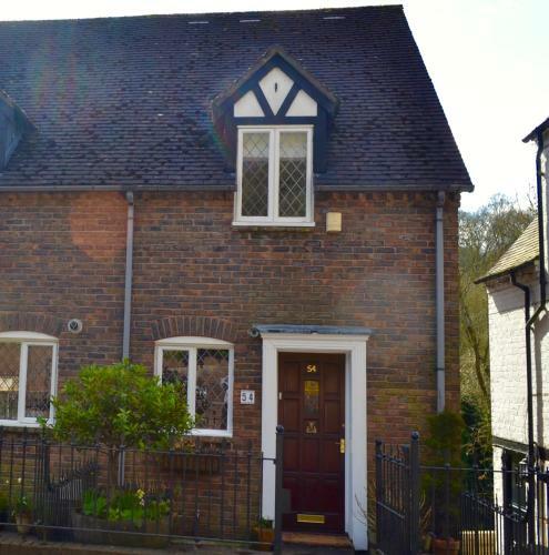 Riverbank Cottage
