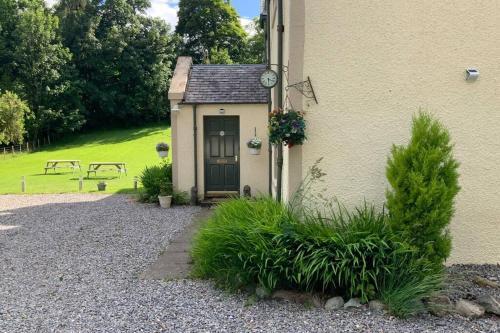 Superb Highland Retreat Close To Loch Ness