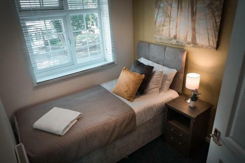 Apartamento Ideal House In Sittingbourne Parking -24-7 Checkin