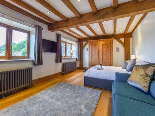 Old Oak House