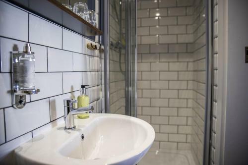 Bed & Breakfast Church House Inn, Churchstow
