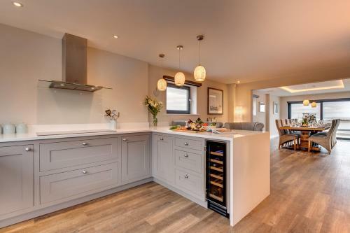 Kingsdown Villa Sleeps 10 With Wifi
