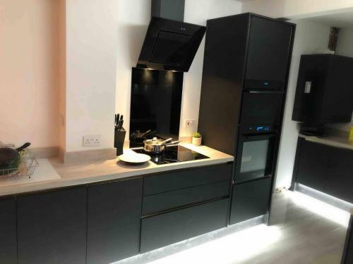Hostal Double Bedroom, Kings Lynn, New Renovated Bathroom
