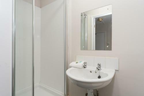 Apartamento Nice Ensuite Room - Good Area - Quick Links Central