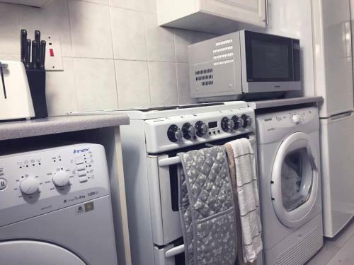 Captivating 2-bed Apartment In Kirkcaldy