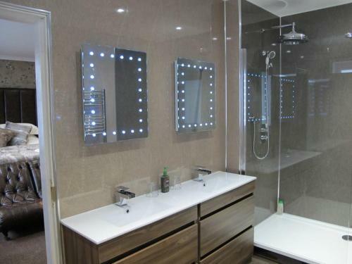 Hostal White Heather Hotel
