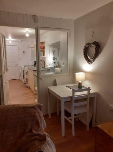 Charming 1-bed Apartment In Kirkwall