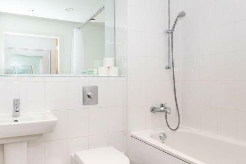 Light And Bright 1br Apartment Close To Station