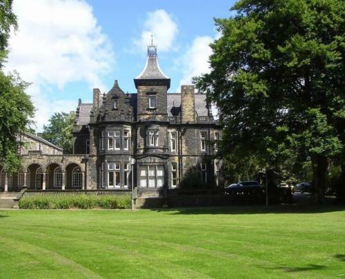 Hotel Oxley Hall-campus Residence