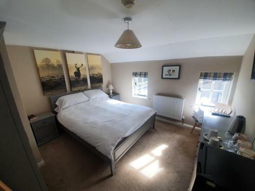 Posada Kings Head Low House