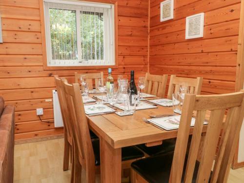 Watersview Lodge