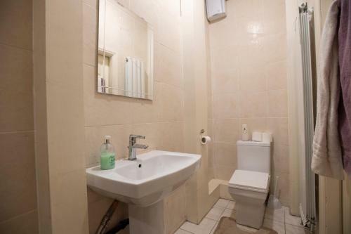 Comfy Home In Leeds Near Motorway & City