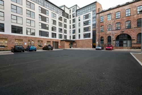 Beautiful 2 Bedroom Apartment In A Converted Mill