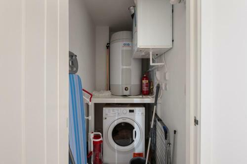 Beautiful 2 Bedroom Apartment In A Converted Mill