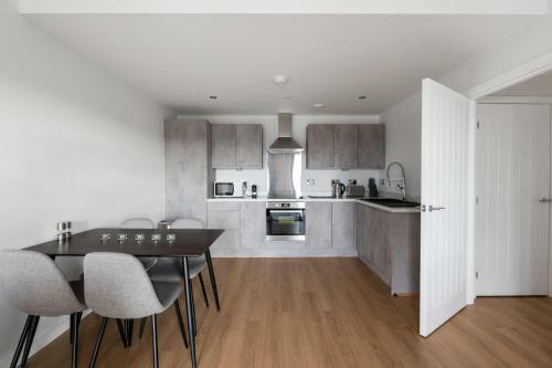 Beautiful 2 Bedroom Apartment In A Converted Mill