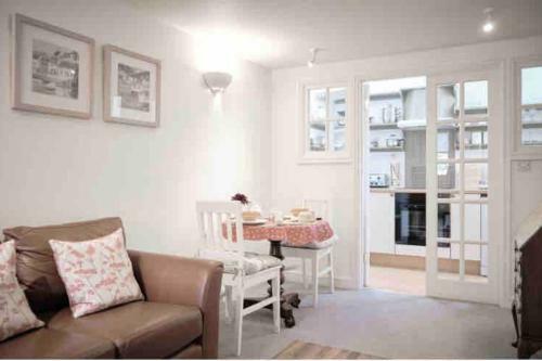 Rubi Roy Charming 1 Bed Cottage In Ledbury