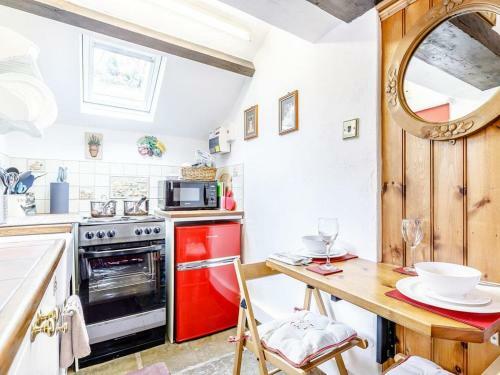 Lake Cottage-uk33429